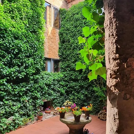Casa Palaciega El Cuartel Inn