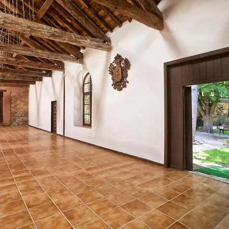 Casa Palaciega El Cuartel イン 4*