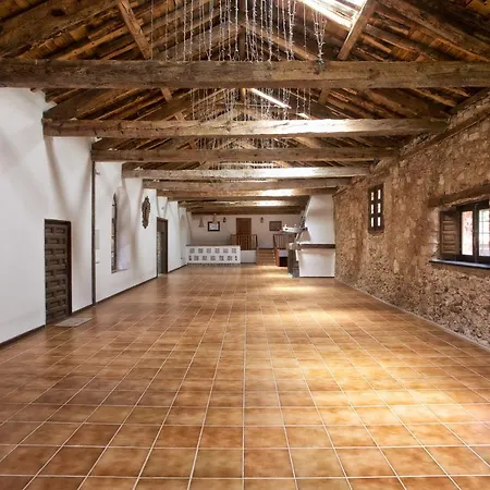 Casa Palaciega El Cuartel イン 4*