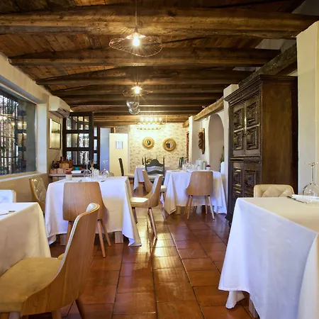 Casa Palaciega El Cuartel Inn